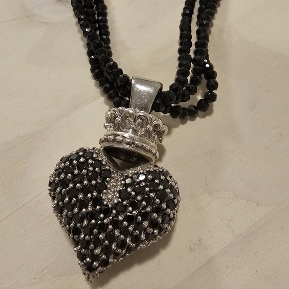 Black Spinel Necklace w/ Crowned Heart - Picture 4 of 9